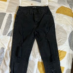 Black ripped skinny jeans
